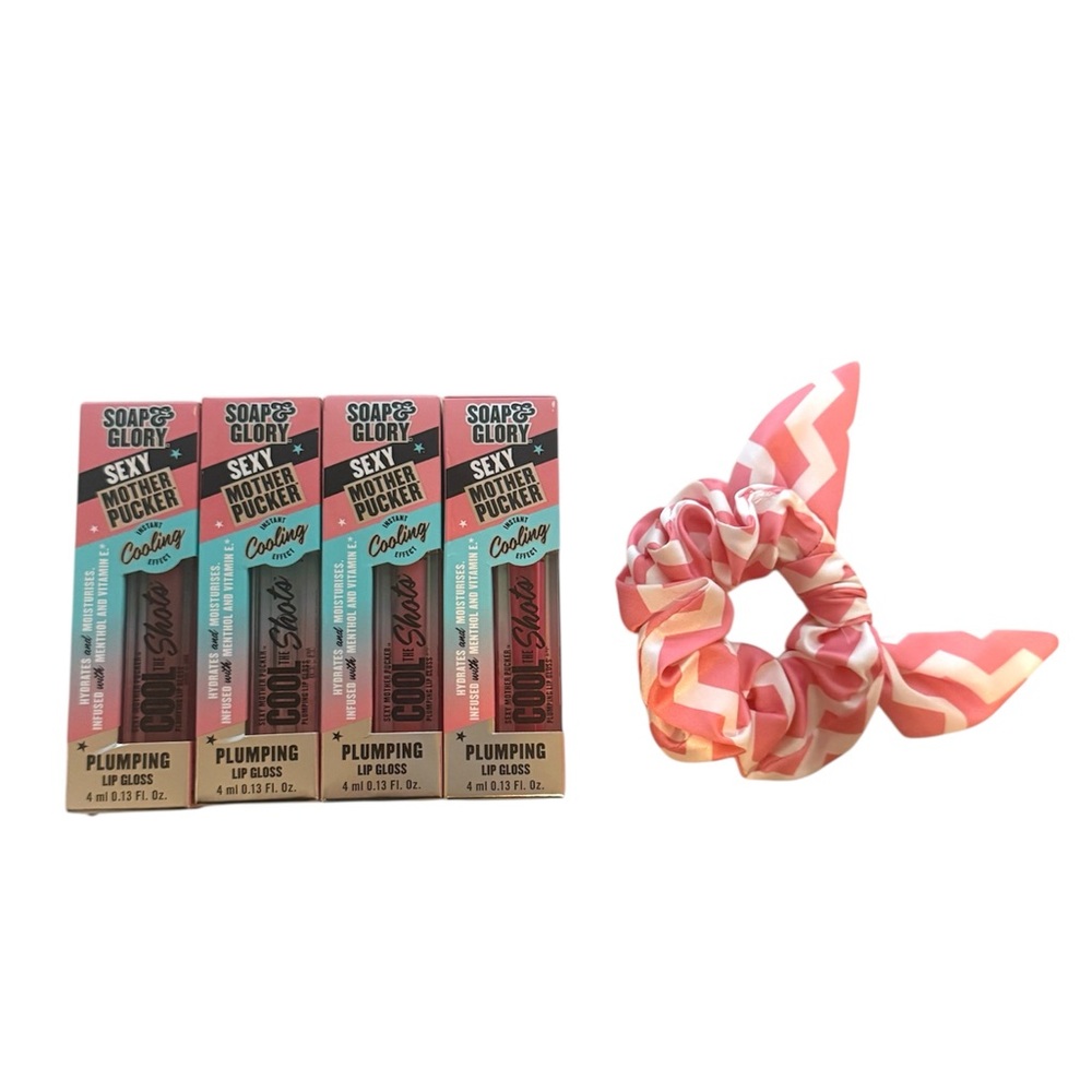 Soap & Glory Sexy Mother Pucker Lip Gloss set + scrunchie. BRAND NEW